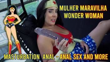 THE WONDER WOMAN GETS A ANAL FUCK WITH A BIG TOY IN ASS